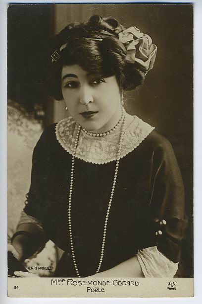 Louise-Rose-tiennette Grard, dite Rosemonde Grard, est une potesse franaise, ne le 5 avril 1871  Paris, ville o elle est morte le 8 juillet 1953. Elle fut l'pouse d'Edmond Rostand.