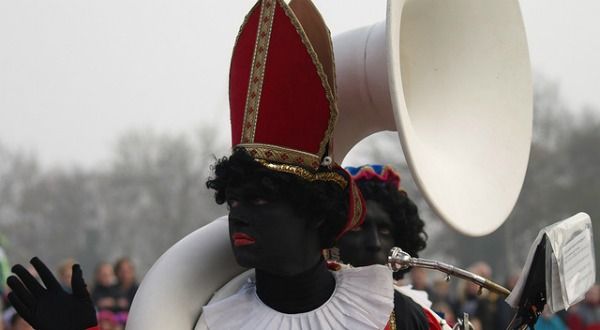 Un Zwarte Piet lors de la fte de Saint Nicolas aux Pays-Bas, le 21 novembre 2009 / Hotfield via FlickrCC